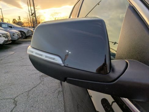 Used 2021 GMC Acadia SLT image 13