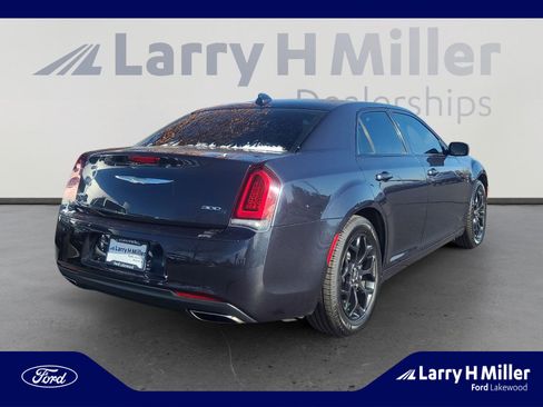 Used 2019 Chrysler 300 S image 5