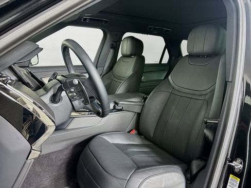 Used 2025 Land Rover Range Rover Sport SE image 21