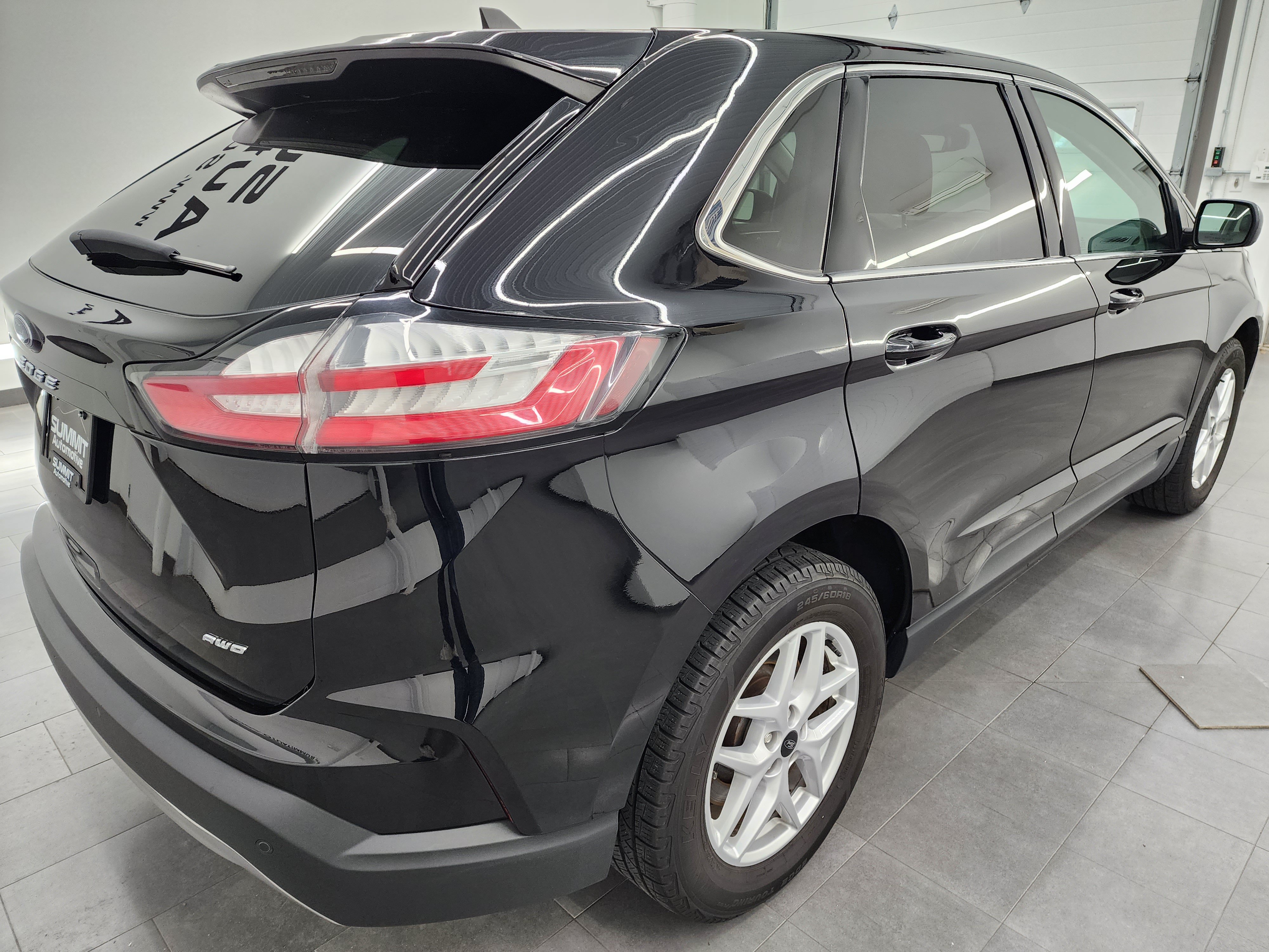 Used 2024 Ford Edge SEL AWD/4WD image 5