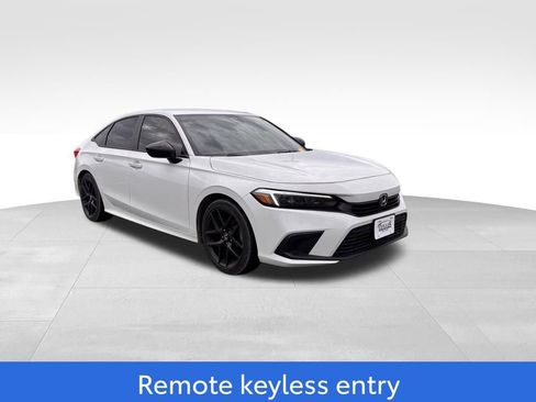 Used 2024 Honda Civic Sport image 2