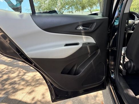 Used 2023 Chevrolet Equinox LS FWD image 25