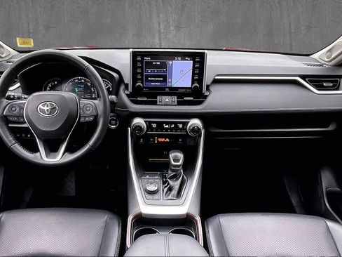 Used 2019 Toyota RAV4 Limited w/ Advanced Technology Package AWD/4WD image 7