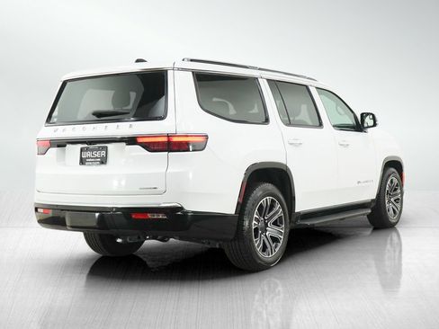 Used 2024 Jeep Wagoneer Series II w/ Flexible Seating Group AWD/4WD image 5