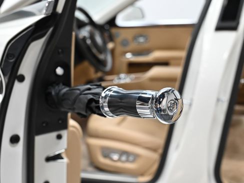 Used 2017 Rolls-Royce Ghost image 26