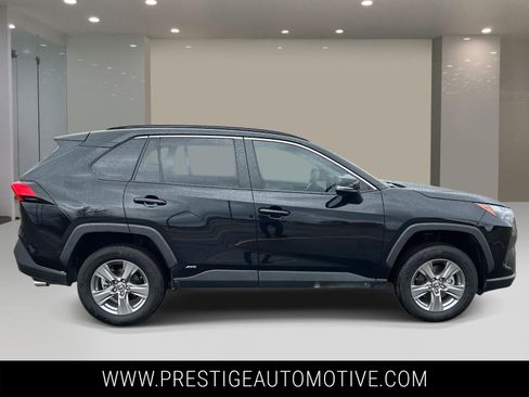 Used 2024 Toyota RAV4 XLE image 6