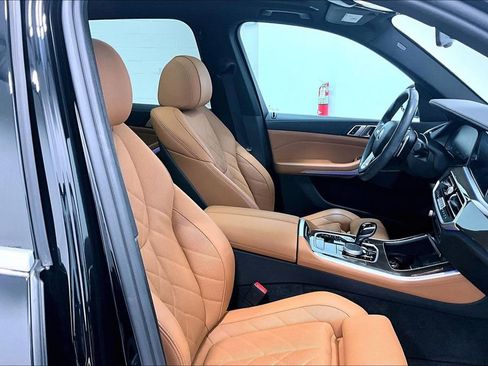 Used 2023 BMW X5 xDrive40i w/ Parking Assistance Package image 7