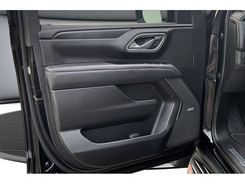 Used 2023 Chevrolet Suburban RST w/ Luxury Package AWD/4WD image 30