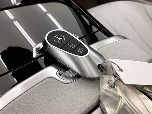 Used 2026 Mercedes-Benz EQE 320+ SUV image 11