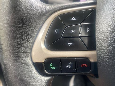 Used 2015 Jeep Renegade Latitude w/ Popular Equipment Group AWD/4WD image 11