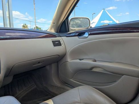 Used 2011 Buick Lucerne CXL w/ Driver Confidence Package image 10