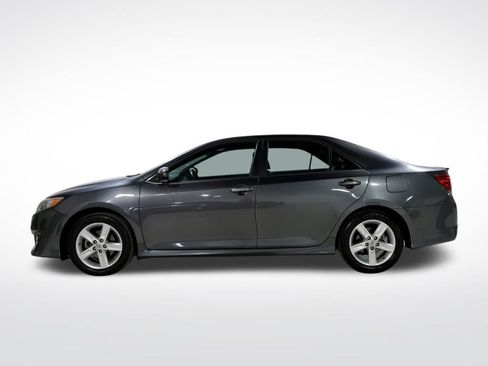 Used 2014 Toyota Camry SE image 4