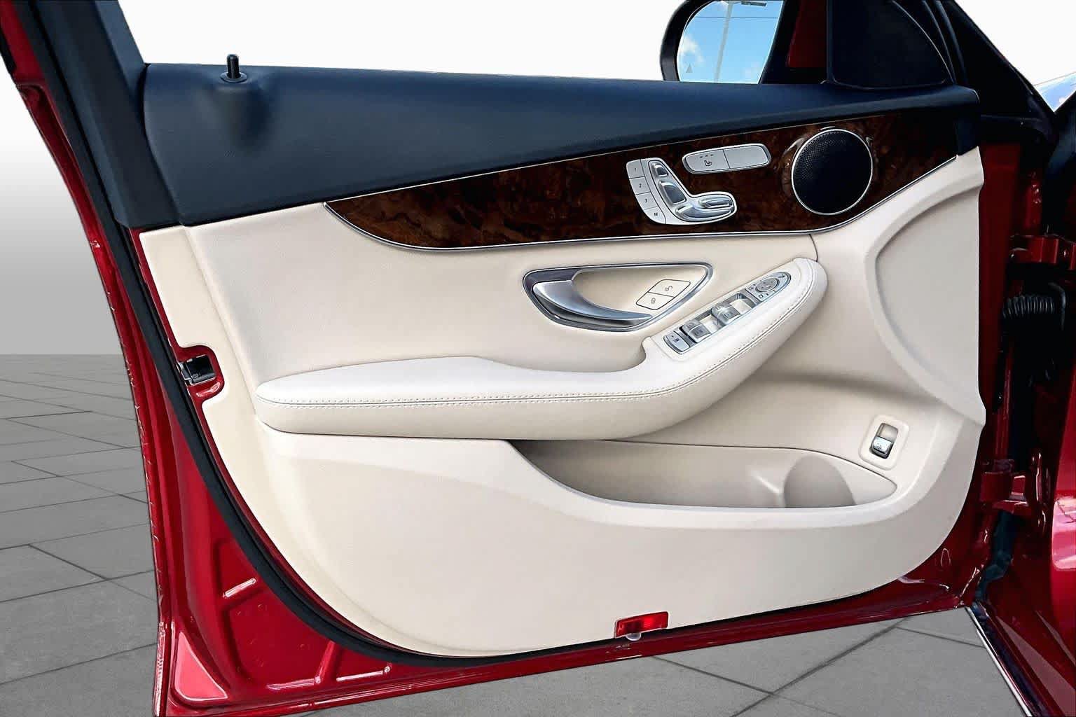 Used 2017 Mercedes-Benz C 300 Sedan image 22