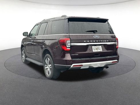 Used 2024 Ford Expedition Limited image 3