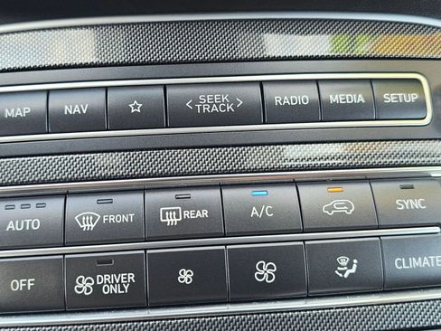 Used 2022 Hyundai Santa Fe Limited image 29