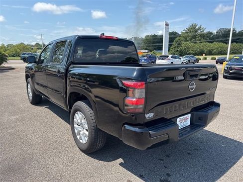 Used 2023 Nissan Frontier SV image 5