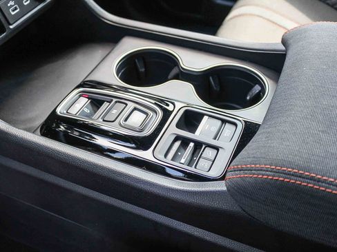 Used 2025 Honda Pilot Sport image 24