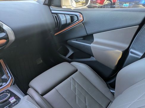 Used 2025 BMW X3 xDrive30i w/ Convenience Package image 18