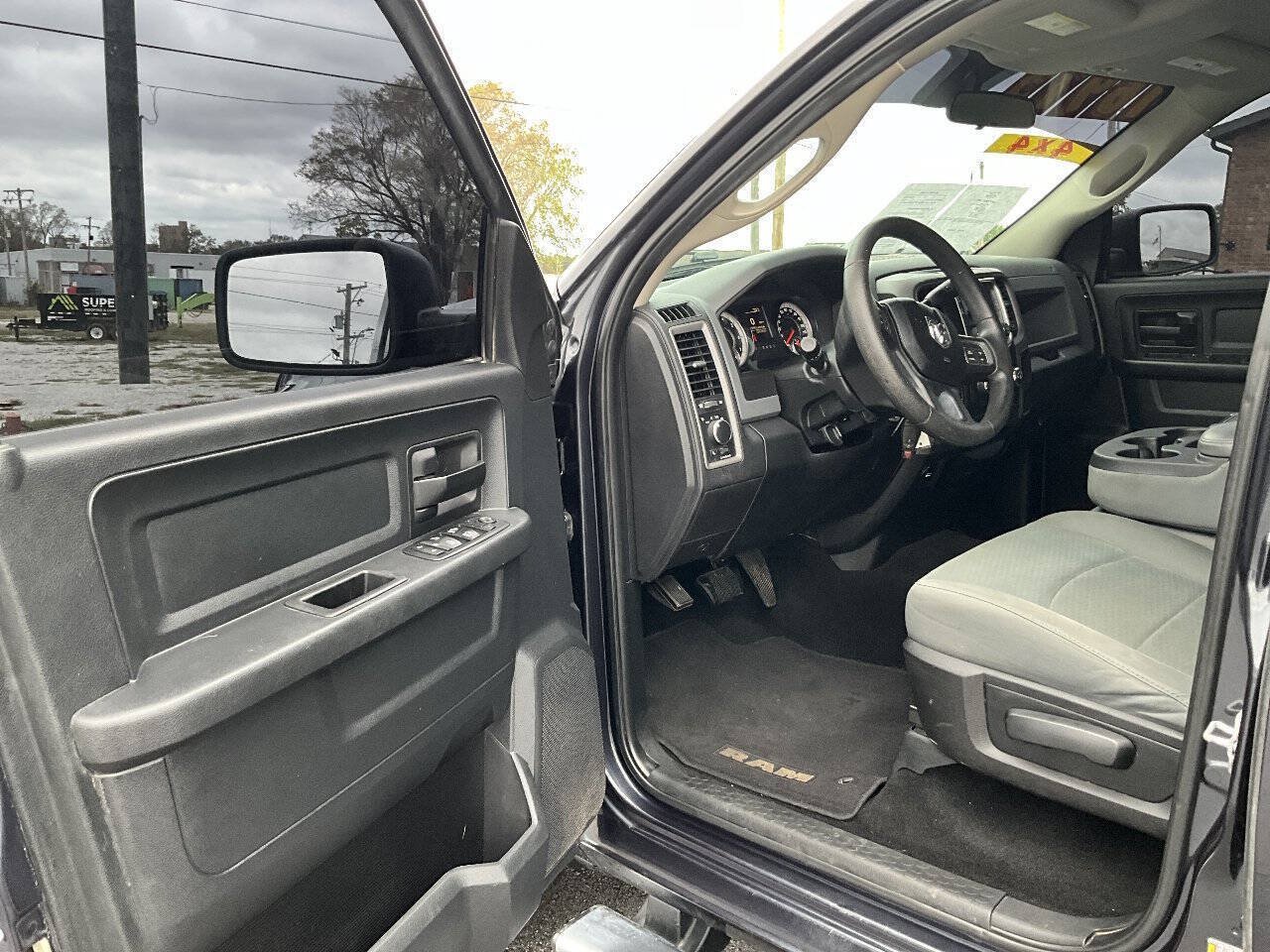 Used 2017 RAM 1500 ST w/ SXT Appearance Group AWD/4WD image 20