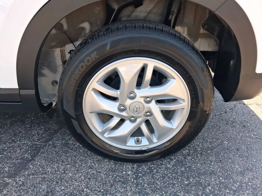 Used 2026 Hyundai Venue SE FWD image 11