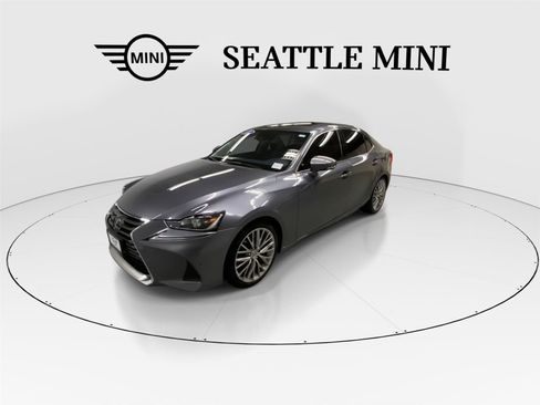 Used 2017 Lexus IS 300 AWD image 5