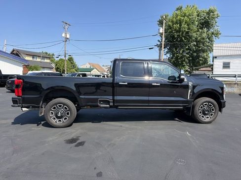 Used 2024 Ford F350 Platinum w/ FX4 Off-Road Package AWD/4WD image 2