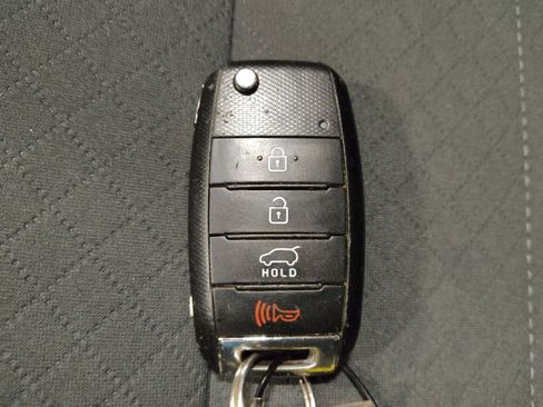 Used 2017 Kia Sorento AWD image 32