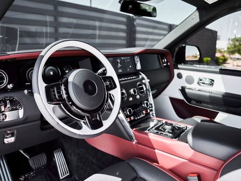 Used 2026 Rolls-Royce Cullinan image 2