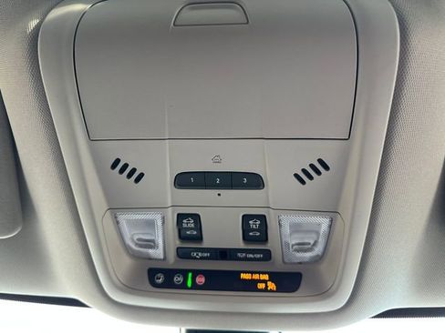 Used 2021 Buick Enclave Avenir w/ Avenir Technology Package image 20