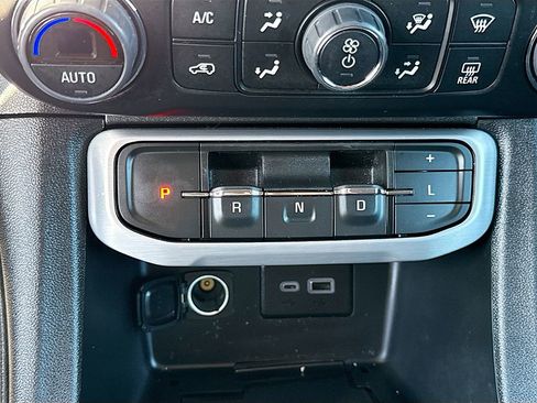 Used 2023 GMC Acadia SLE w/ Driver Convenience Package image 36