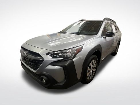 Used 2025 Subaru Outback Premium AWD/4WD image 2