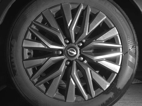 Used 2025 Nissan Altima 2.5 SV FWD image 14
