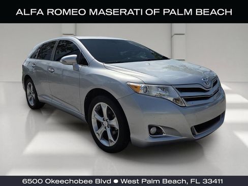 Used 2015 Toyota Venza XLE FWD image 1