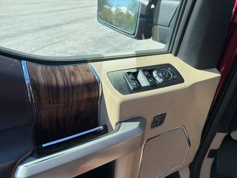 Used 2018 Ford F150 Lariat image 10