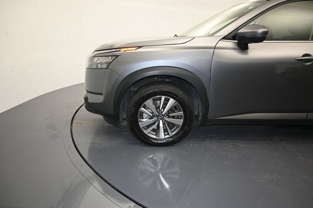 Used 2025 Nissan Pathfinder SL AWD/4WD image 9