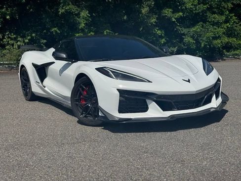 Used 2023 Chevrolet Corvette Z06 w/ Battery Protection Package RWD image 1