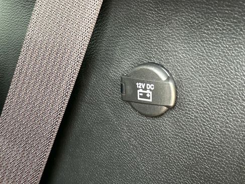 Used 2025 Chrysler Pacifica Limited FWD image 13