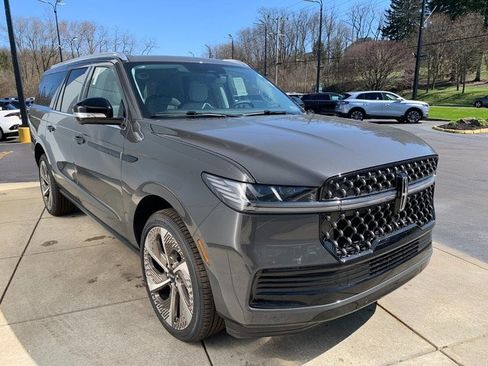 New 2026 Lincoln Navigator L Black Label AWD/4WD image 9