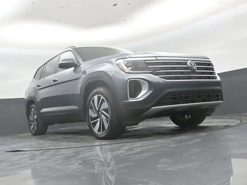 Used 2024 Volkswagen Atlas SE AWD/4WD image 48