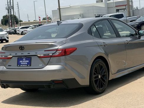 Used 2025 Toyota Camry SE w/ Convenience Package FWD image 7