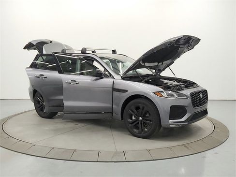 Used 2025 Jaguar F-PACE R-Dynamic S image 9