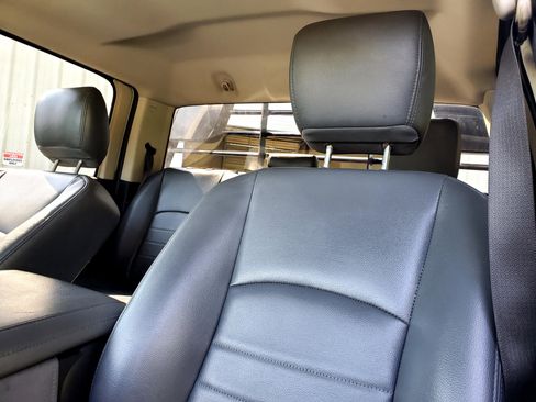 Used 2018 RAM 3500 Tradesman w/ Chrome Appearance Group image 28