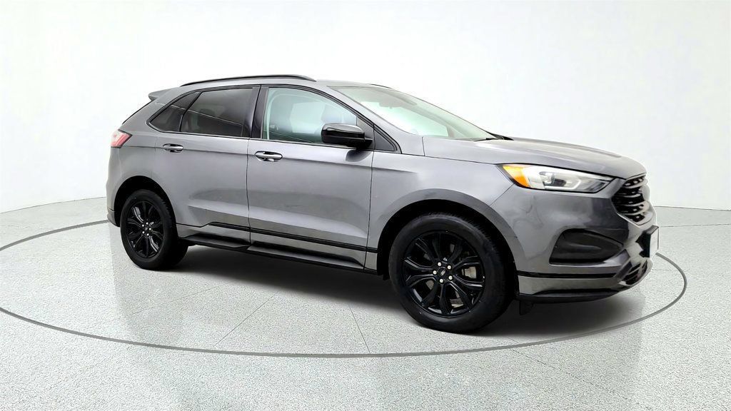 Used 2022 Ford Edge SE w/ Black Appearance Package AWD/4WD image 3
