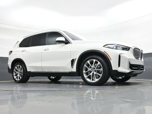 Used 2025 BMW X5 xDrive40i AWD/4WD image 31
