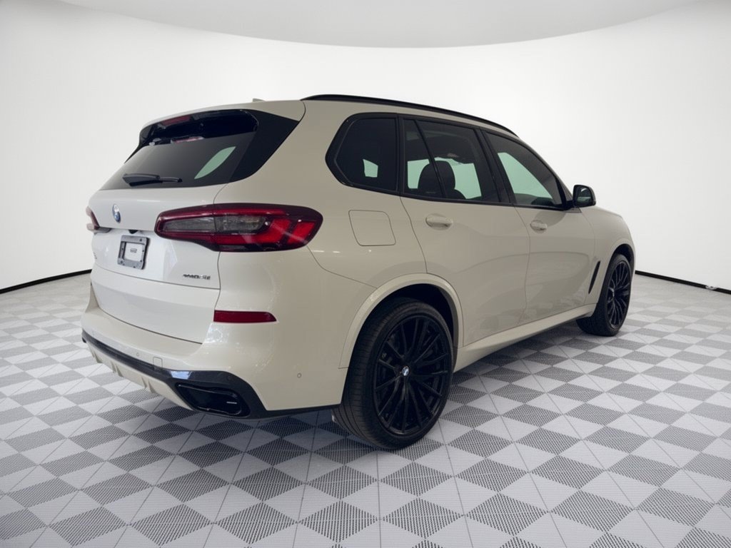 Used 2022 BMW X5 xDrive40i w/ M Sport Package AWD/4WD image 7