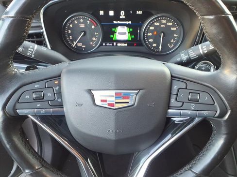 Used 2020 Cadillac XT6 Premium Luxury image 29