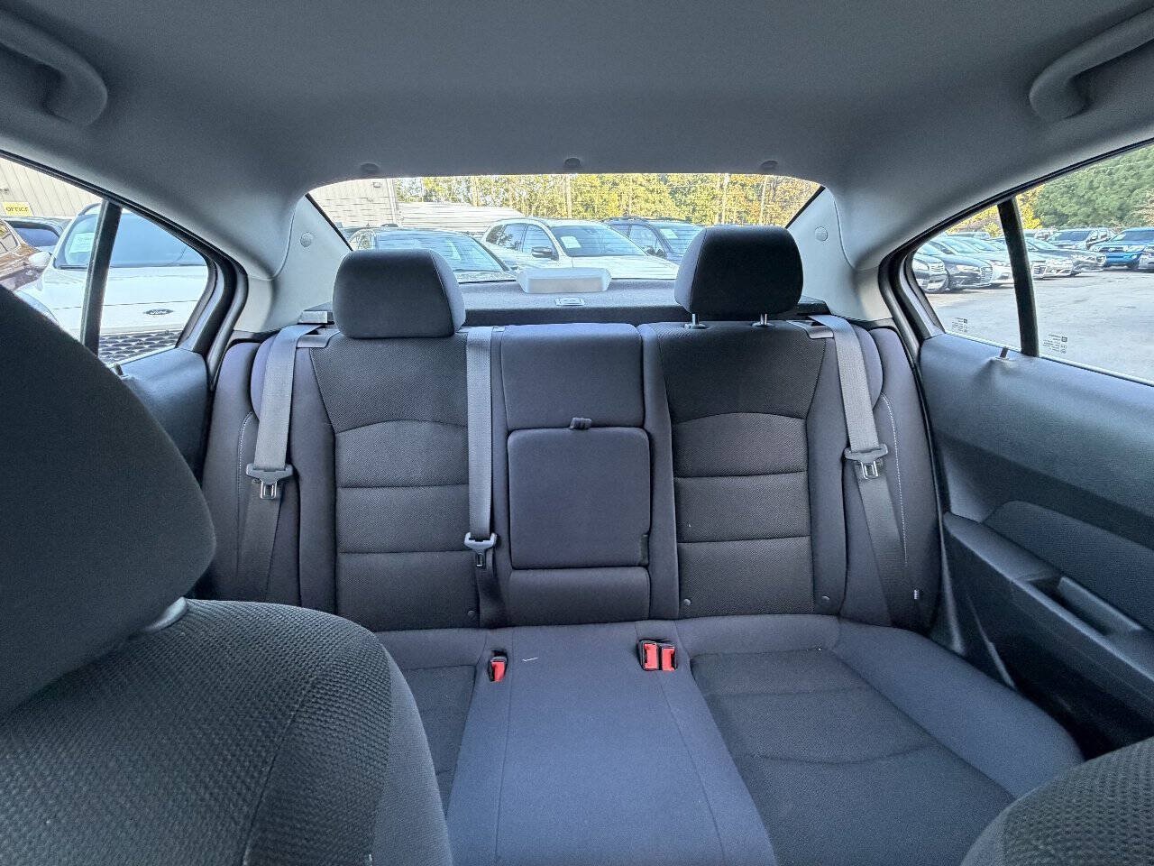 Used 2016 Chevrolet Cruze LT w/ Technology Package FWD image 25