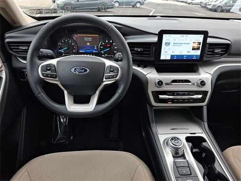 Certified 2023 Ford Explorer XLT image 12