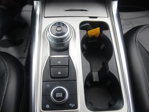 Used 2021 Ford Explorer Limited w/ Equipment Group 301A AWD/4WD image 14