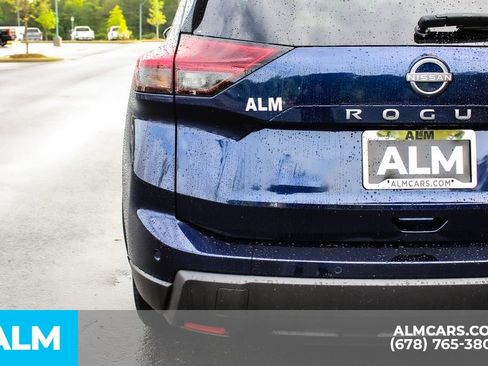 Used 2025 Nissan Rogue SV FWD image 13